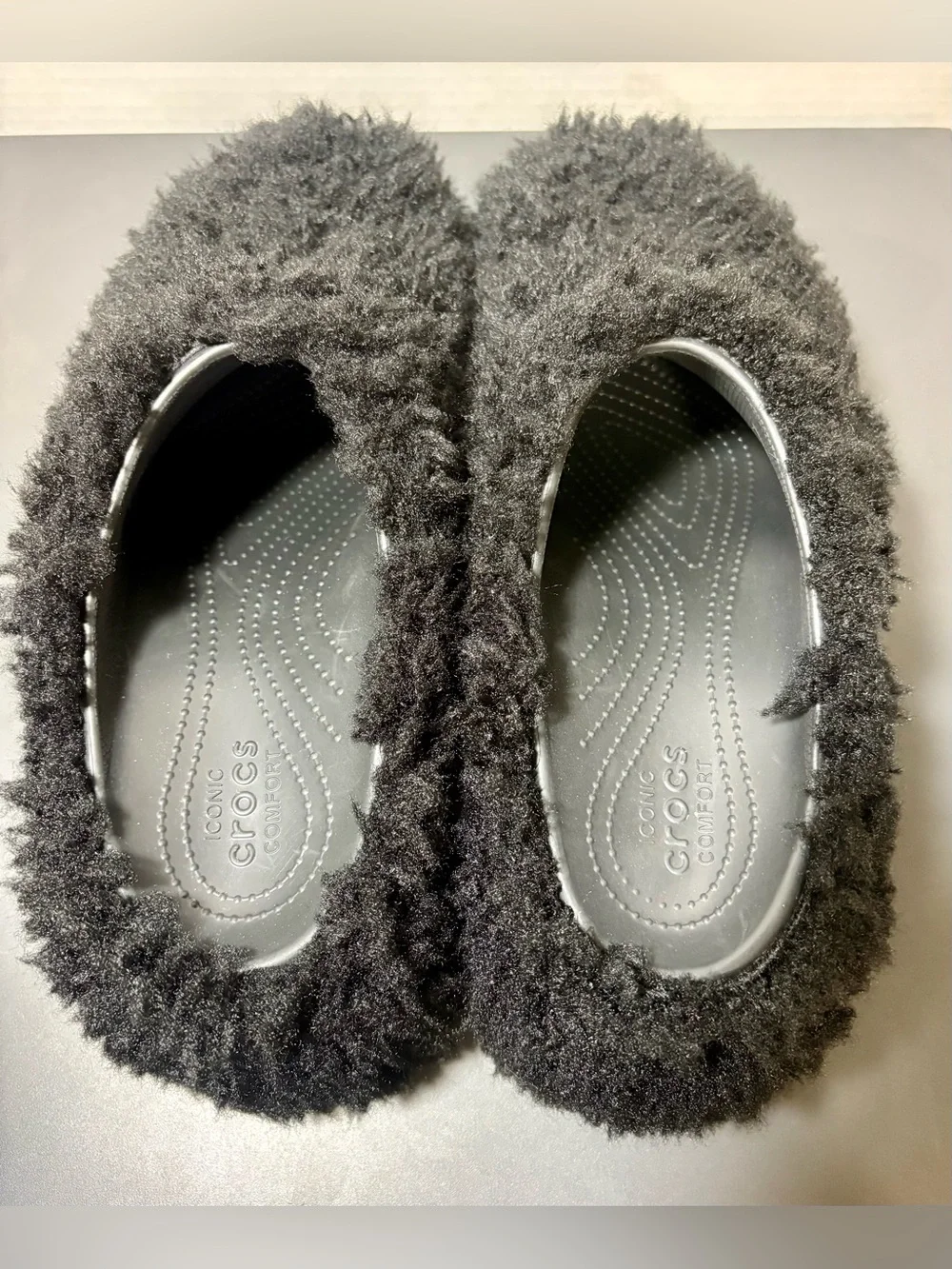 CROCS Black Siren Shaggy Faux Fur Clogs - Picture 4 of 6